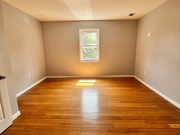 3rd image of 164 N 12th St APT 1