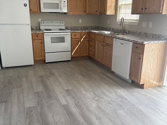 4th image of 608 Highlandville Rd #B