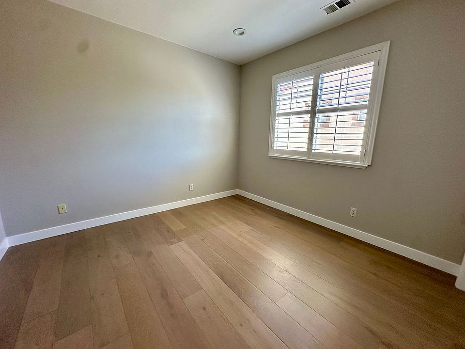 1st image of 2298 Lenox Pl