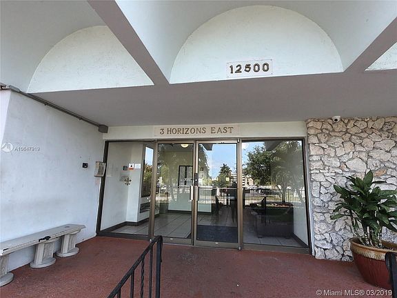 3rd image of 12500 NE 15th Ave APT 412