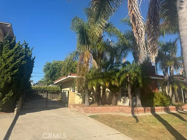3 bed, 1400 sqft, $6,995 — Photo 3