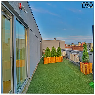 Sold by TwoRealEstate LLC | media 14