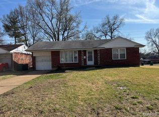 1082 Fontaine Pl, Saint Louis, MO 63137