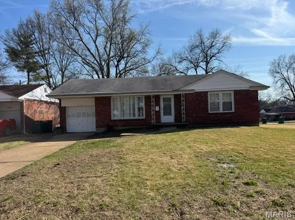 1082 Fontaine Pl, Saint Louis, MO 63137