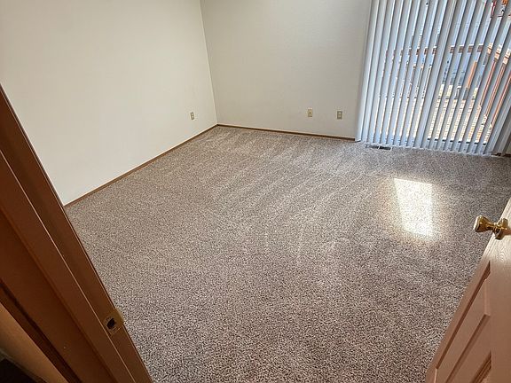4th image of 32409 53rd Pl SW