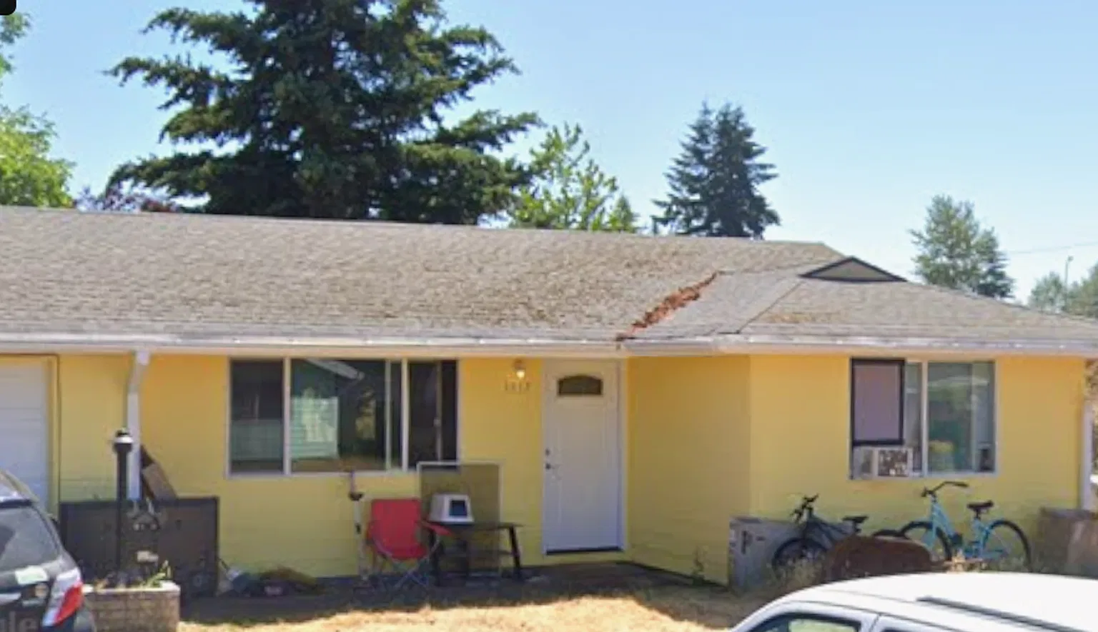 Move-In Ready 2-Bedroom Duplex in Yelm! — Photo 1