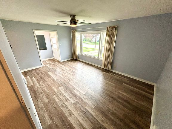 5th image of 2642 8th St