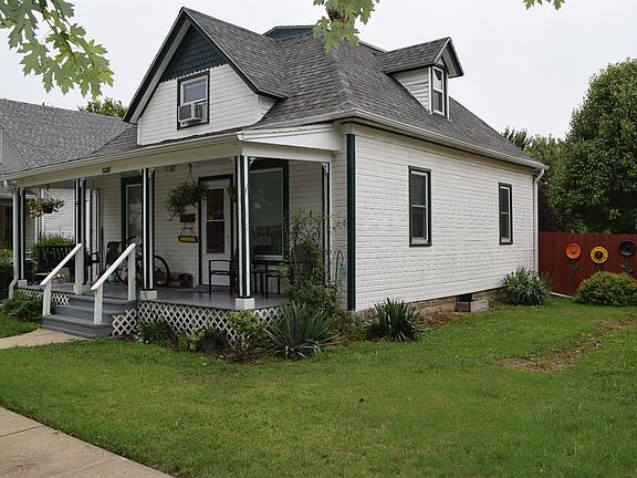 2nd image of 322 NE 6th St