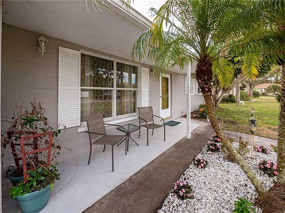 3rd image of 4052 San Luis Dr