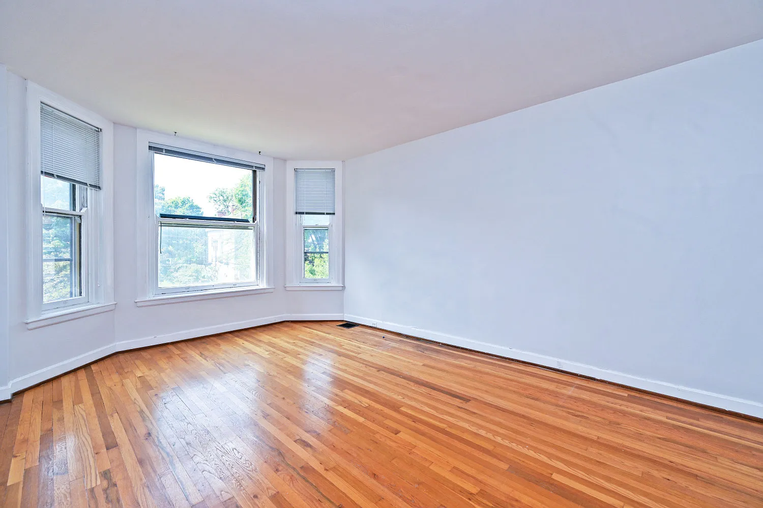 2 bed, 1105 sqft, $1,749 — Photo 3