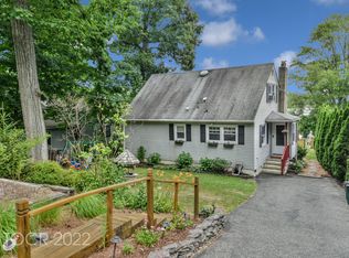 69 Bearfort Rd, West Milford, NJ 07480