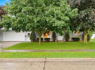 1619 Miriam Rd, Manitowoc, WI 54220