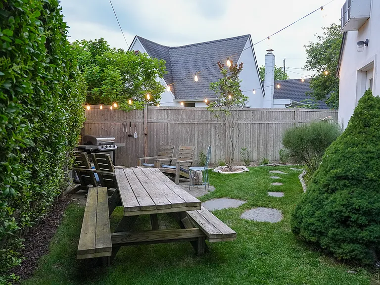 11 S Emden Rd — Photo 39