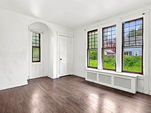 3rd image of 173 S Cherry Street