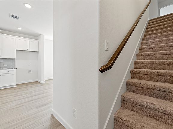 5th image of 4815 Alliance St