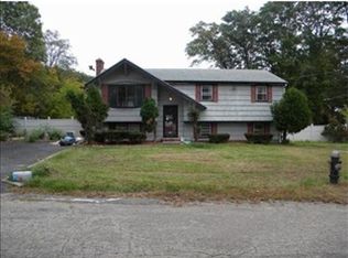 79 Eastfield Dr, Brockton, MA 02302