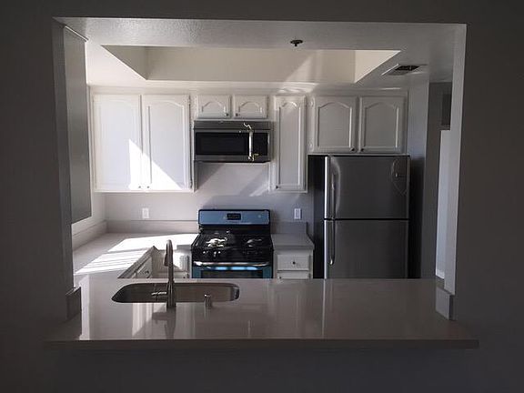 2nd image of 1457 S Shenandoah St APT 201