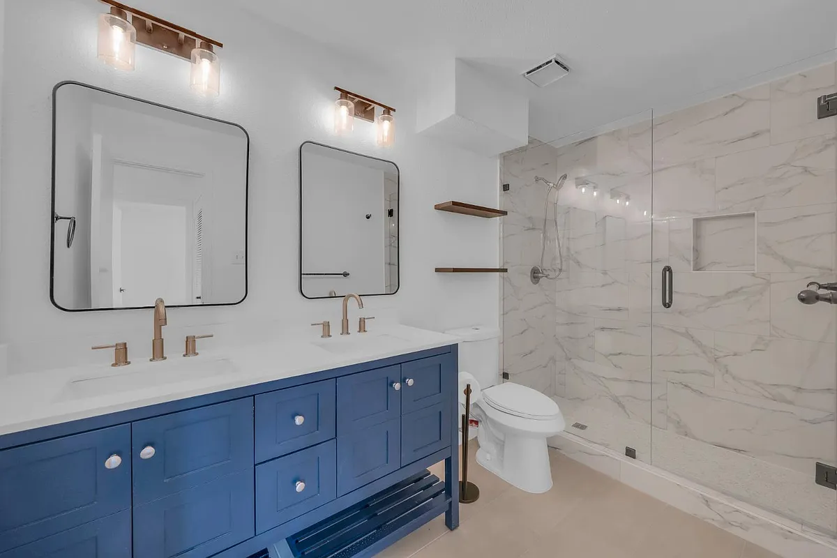 Unit Photo - 2006 Cloisters Dr #2522