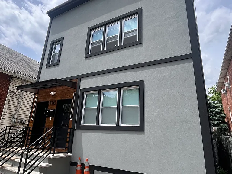 110 Walnut St #2 — Photo 1
