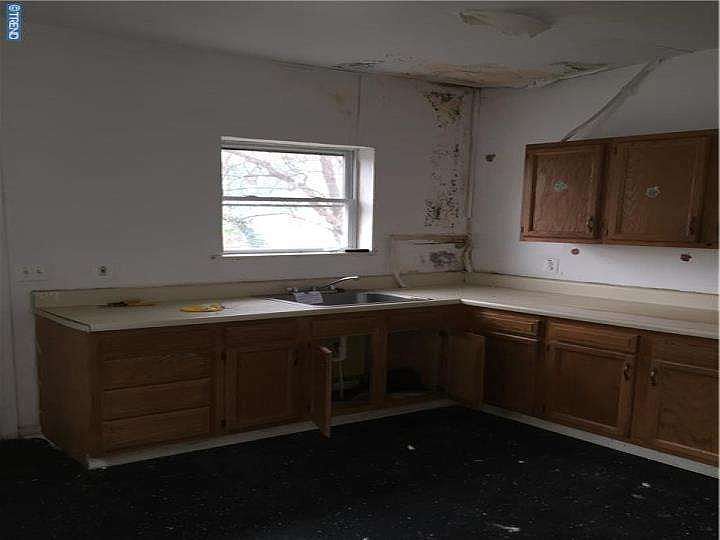 2nd image of 32 So 34th St