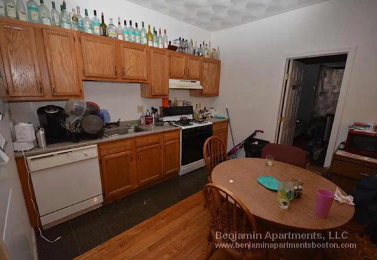 17 Cummings Rd #E — Photo 2