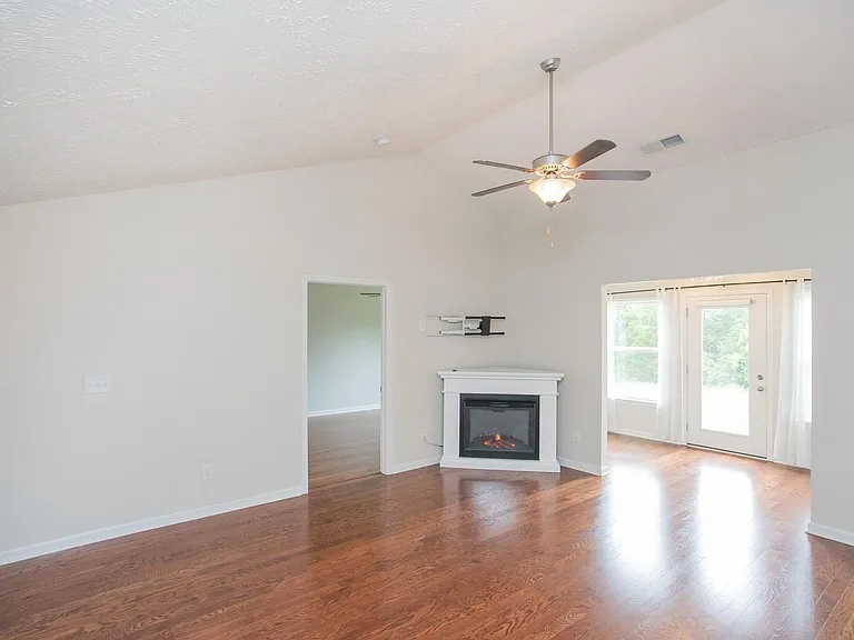 395 Devon Chase Hl #6402 — Photo 6