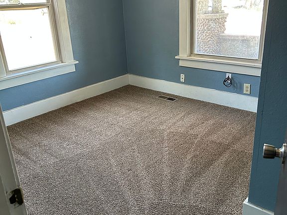 5th image of 1005 6th Ave