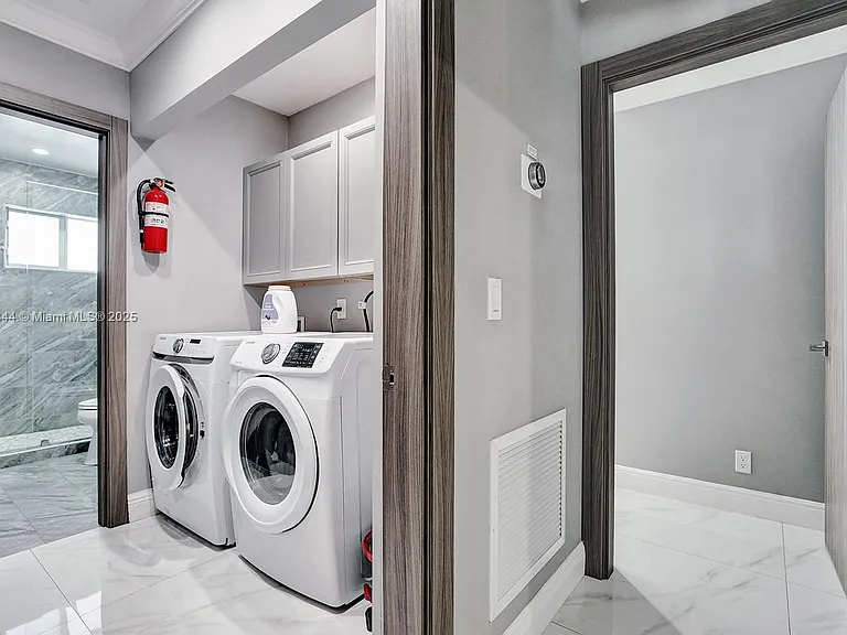 1301 Rodman St — Photo 34
