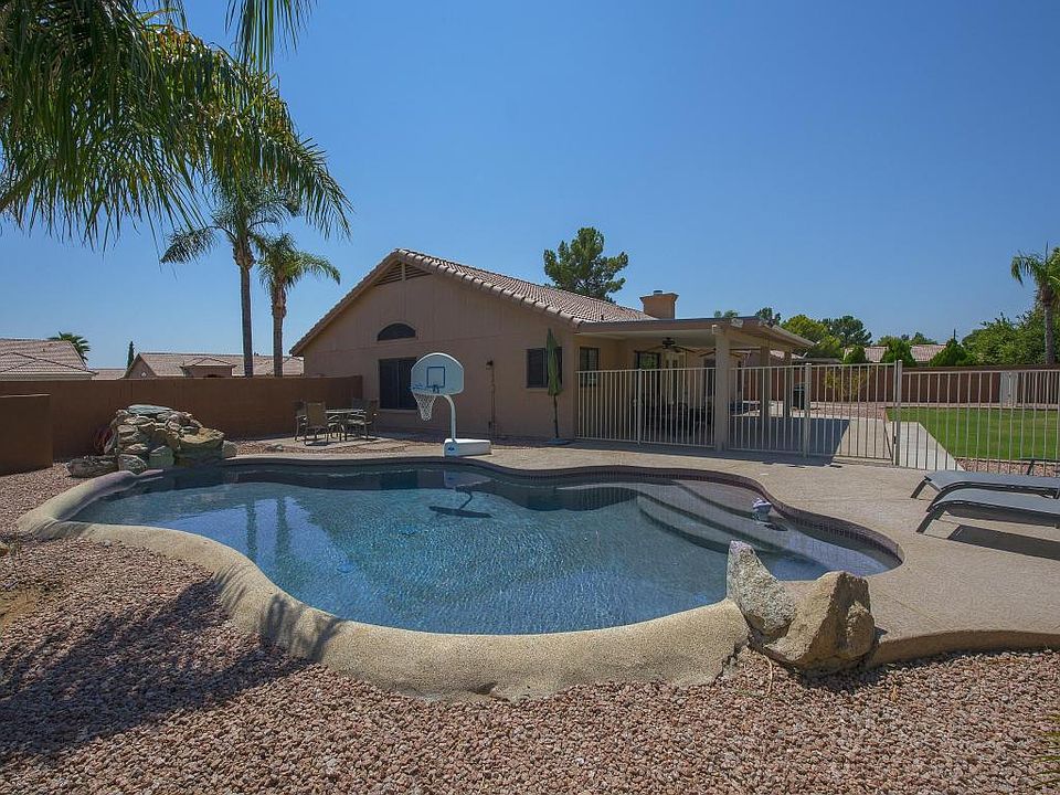 1st image of 6812 W Columbine Dr