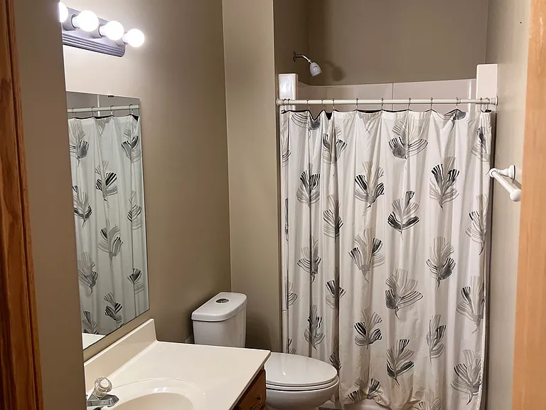 929 Plymouth Ln NW — Photo 23