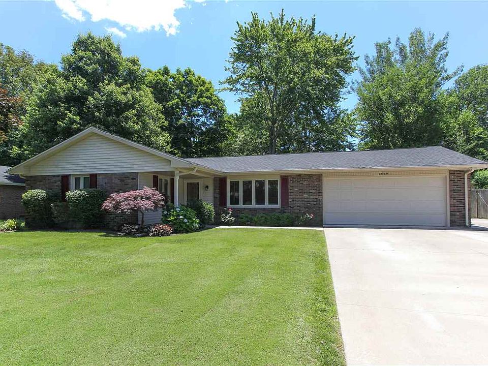 1st image of 1009 Holly Dr