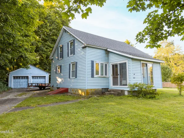 147 Railroad St, Cheshire, MA 01225