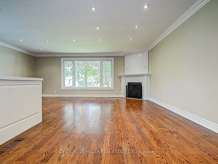 37 Dallington Dr — Photo 10