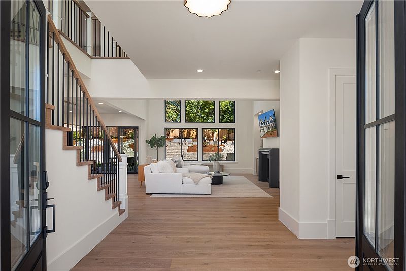 2nd image of 4024 85th Avenue SE