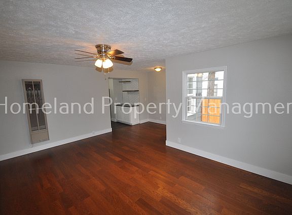 5th image of 9901 N Whittier St #1