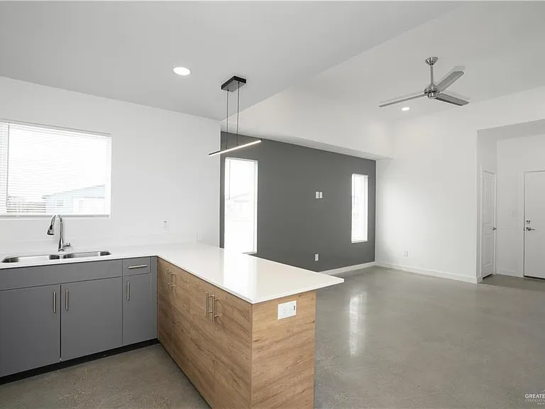 4013 Jenna Ln #D — Photo 5