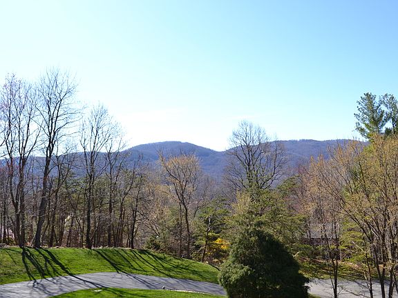 4th image of 7451 Carriage Hills Dr