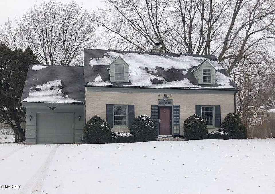1st image of 324 Thomas Ave