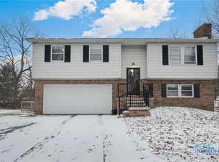 511 N Wintergarden Rd, Bowling Green, OH 43402