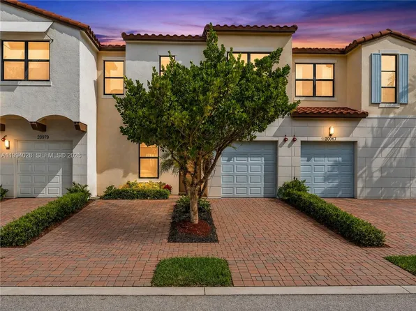 20973 NW 1st Dr, Hollywood, FL 33029