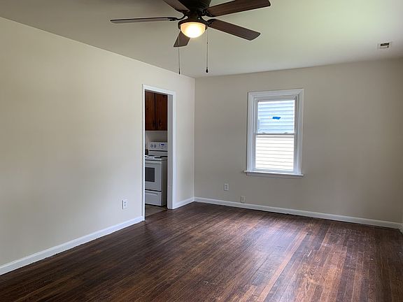 4th image of 129 N Ash Ave