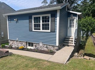 304 Windsor Ave, Hopatcong, NJ 07843