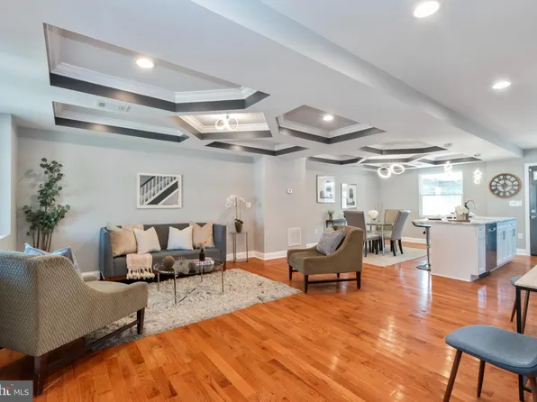 3827 Crestlyn Rd, Baltimore, MD 21218