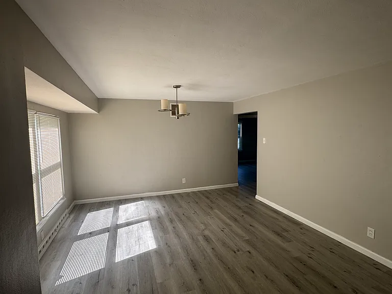 60 Chateau Dr — Photo 7