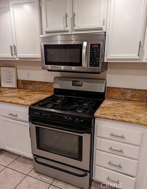 3 bed, 2.5 bath, 1364 sqft, $2,700 — Photo 4