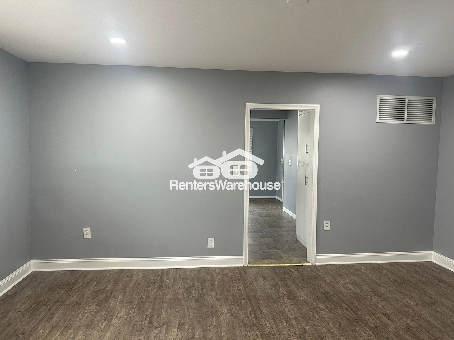 Grand 2BR 2BA Parkville Apt — Photo 4