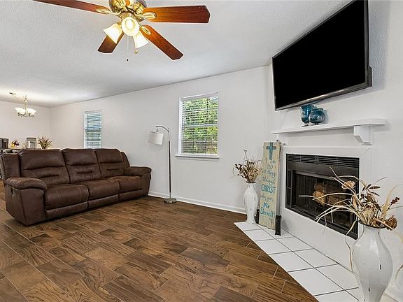 3rd image of 713 Heavens Dr APT 4