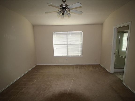 4th image of 2606 Mill Creek Dr