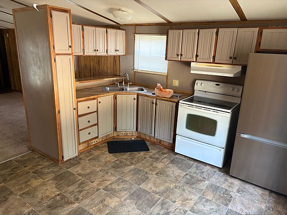 2nd image of 506 W Padgett Rd #1