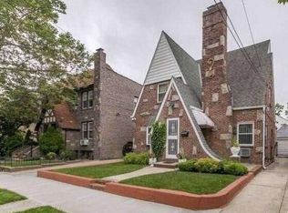 15028 25th Dr, Flushing, NY 11354